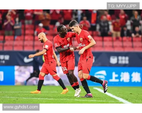 中国足球最受球迷喜爱的球星榜单揭晓他们的魅力与影响力如何深深感染着球迷 中国足球最受球迷喜爱的球星榜单揭晓他们的魅力与影响力如何深深感染着球迷