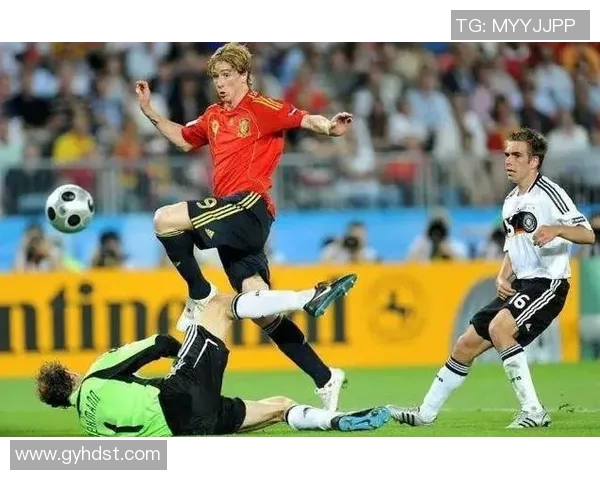 当岁月定格绿茵背影那一刻足球传奇的故事仍在继续 当岁月定格绿茵背影那一刻足球传奇的故事仍在继续