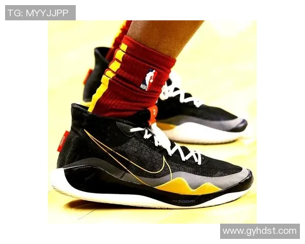 顶级球星是否都穿足球鞋揭秘不同场合与需求下的选择差异